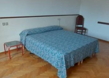 Camera da letto - Four-room apartment via Gioacchino Rossini, 3, Varese - photo 9