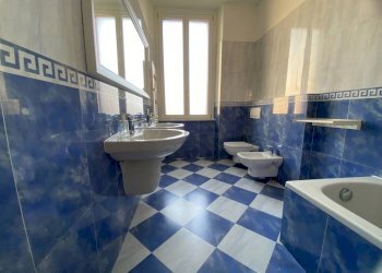 Bagno - Quadrilocale piazza Firenze, 4, Milano - foto 4
