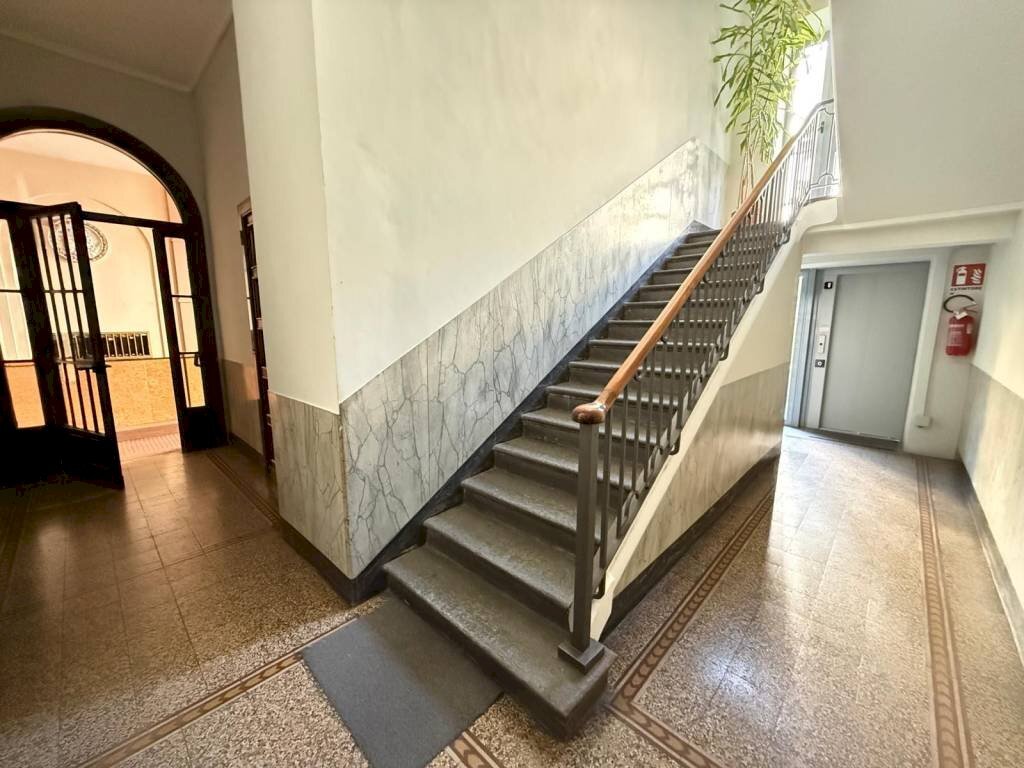 Interno palazzo - Four-room apartment via Pasquale Paoli, 40, Torino (neighborhood Lingotto) - photo 2