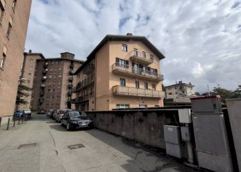 Zona - Two-room apartment via Clavalité, 67, Aosta - photo 1