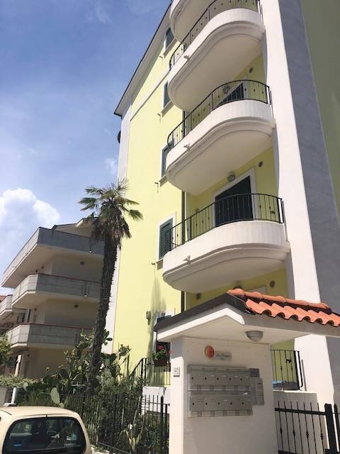 Foto 1 - Trilocale via Trento
 
42, Alba Adriatica - foto 1