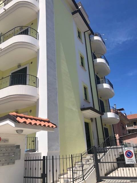 Foto 2 - Trilocale via Trento
 
42, Alba Adriatica - foto 2