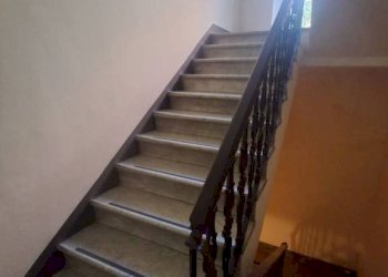 Interno palazzo - Bilocale salita Murta, Genova (zona Bolzaneto) - foto 11