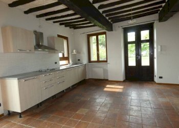 Cucina - Trilocale via Giuseppe Garibaldi, Guarene - foto 1
