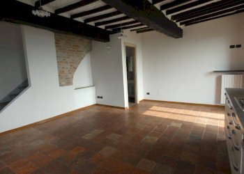 Cucina - Trilocale via Giuseppe Garibaldi, Guarene - foto 4