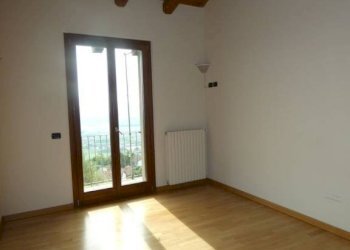 Camera da letto - Trilocale via Giuseppe Garibaldi, Guarene - foto 12