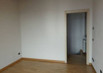 Camera da letto - Trilocale via Giuseppe Garibaldi, Guarene - foto 13