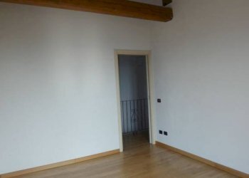 Camera da letto - Trilocale via Giuseppe Garibaldi, Guarene - foto 15