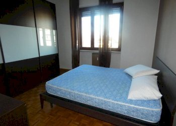 Camera da letto - Two-room apartment corso Giacomo Matteotti, Alba - photo 6