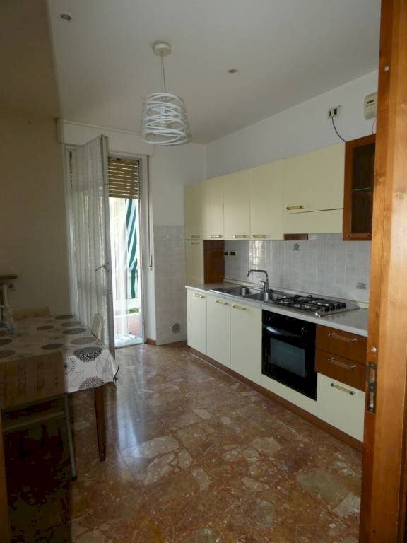 Cucina - Two-room apartment corso Fratelli Bandiera, Alba - photo 1
