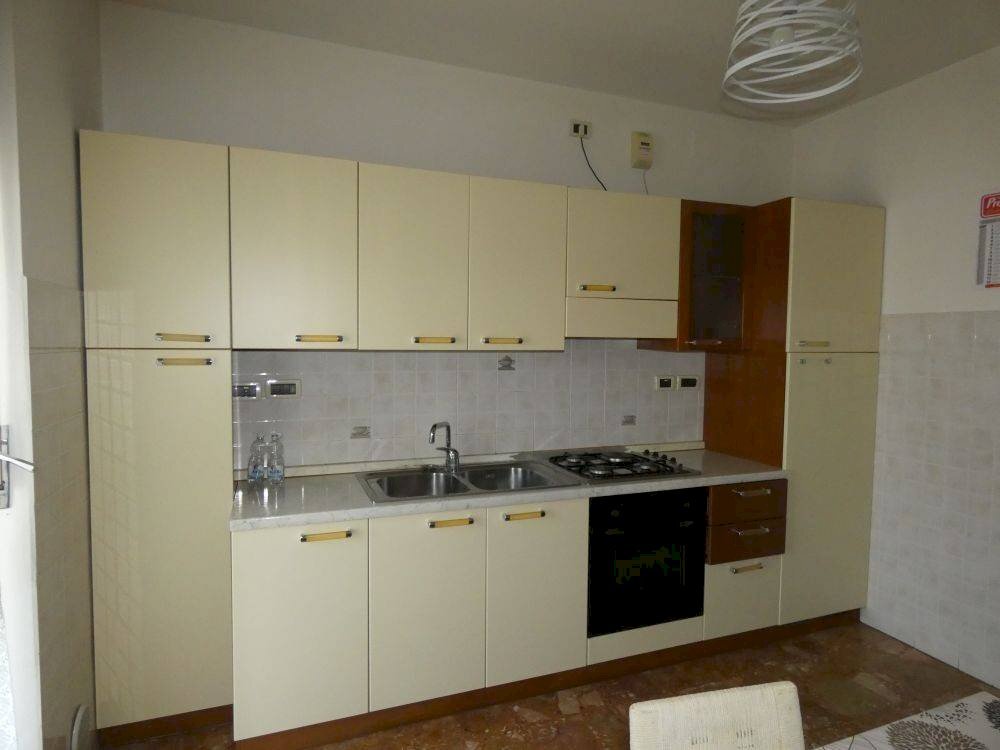 Cucina - Two-room apartment corso Fratelli Bandiera, Alba - photo 3
