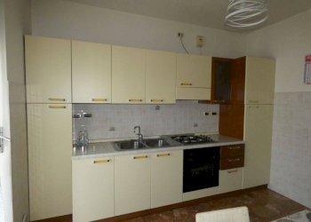 Cucina - Two-room apartment corso Fratelli Bandiera, Alba - photo 3