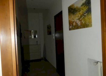 Corridoio - Two-room apartment corso Fratelli Bandiera, Alba - photo 4