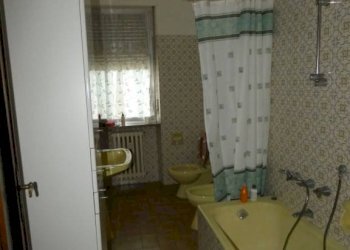 Bagno - Two-room apartment corso Fratelli Bandiera, Alba - photo 5