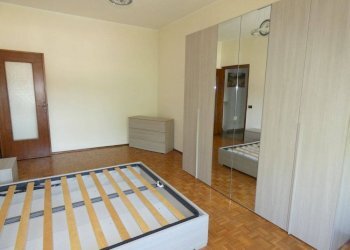 Camera da letto - Two-room apartment corso Fratelli Bandiera, Alba - photo 9