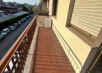 Balcone - Trilocale via Chambery, 61/47, Torino (zona Pozzo Strada) - foto 9