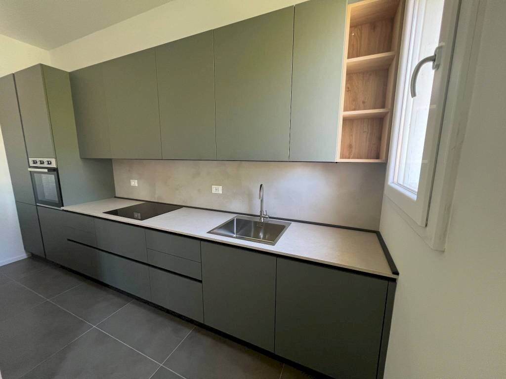 Cucina - Trilocale via Venezia, 9, San Lazzaro di Savena - foto 1