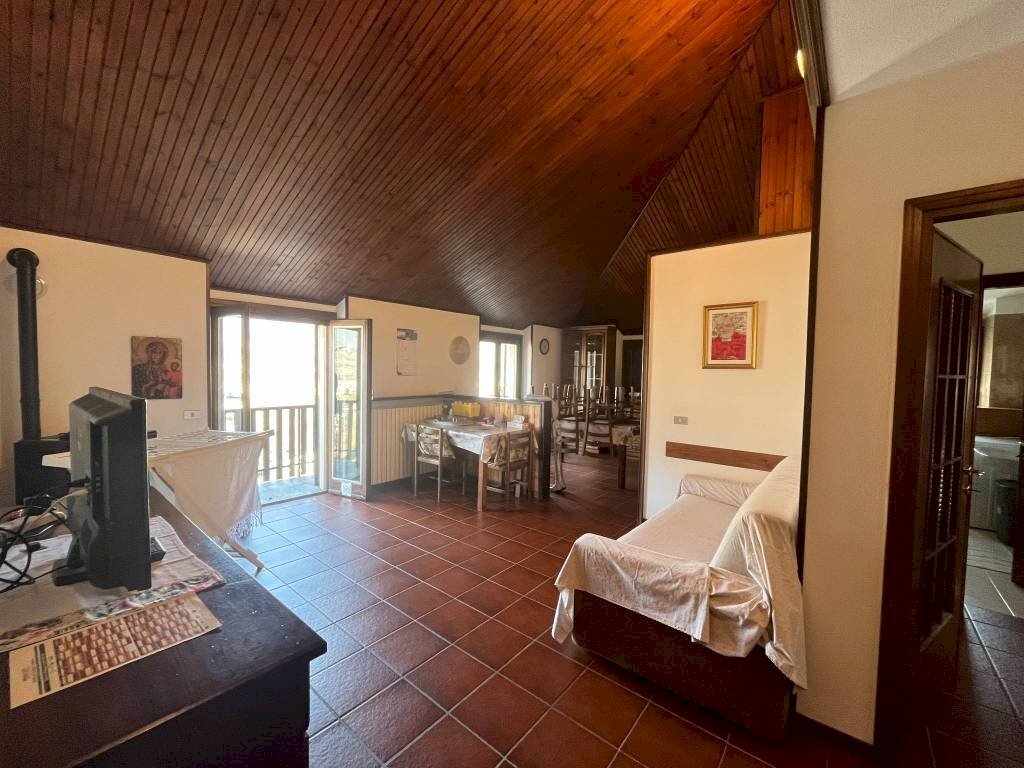 Salone - Three-room apartment via Porto, Albosaggia - photo 1