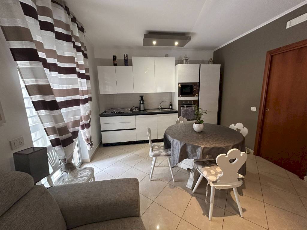 Salone - Two-room apartment via Vincenzo Amati, 34, Modugno - photo 2