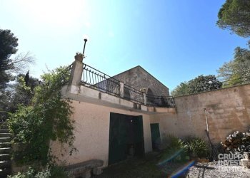 Facciata - Villa strada Raschiazappa Zona L, Martina Franca - photo 19