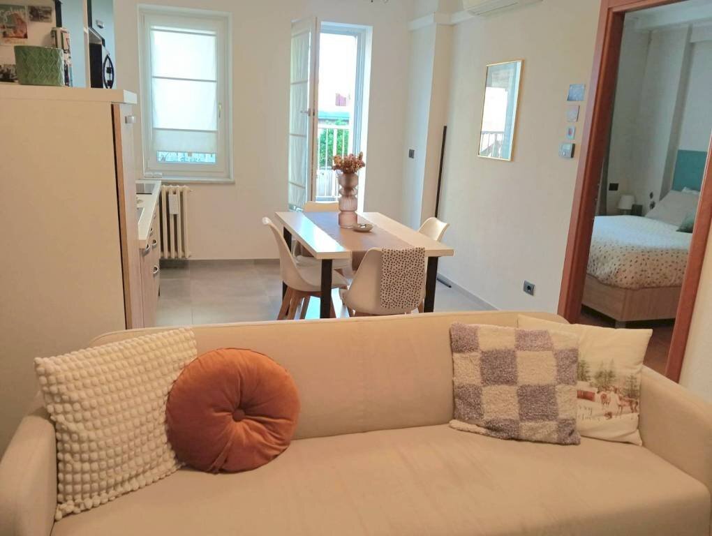 Salone - Two-room apartment via Felice Cavallotti, 33, Cuneo (neighborhood Centro) - photo 3
