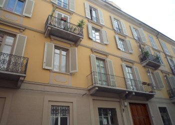 facciata - Appartamento via Allioni, 4, Torino (zona Centro) - foto 1