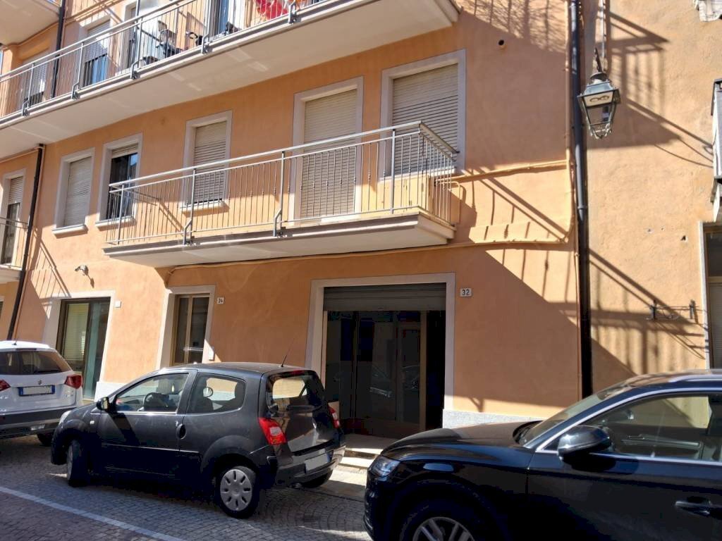 Facciata - Shop via Guglielmo Marconi, 32, Borgo San Dalmazzo - photo 1