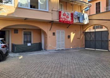 Cortile interno - Shop via Guglielmo Marconi, 32, Borgo San Dalmazzo - photo 15