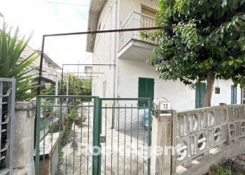 Cortile interno - Independent house via Alcide de Gasperi, 10, Tortoreto - photo 26
