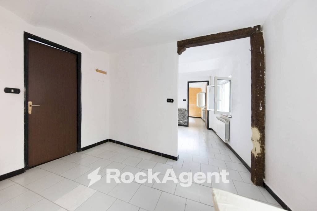 Stanza non arredata - Two-room apartment via Barabini di Teglia, 2, Genova (neighborhood Bolzaneto) - photo 1