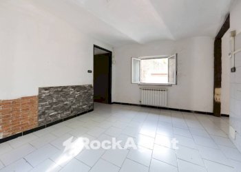 Salone - Two-room apartment via Barabini di Teglia, 2, Genova (neighborhood Bolzaneto) - photo 11