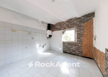 Cucina - Two-room apartment via Barabini di Teglia, 2, Genova (neighborhood Bolzaneto) - photo 13
