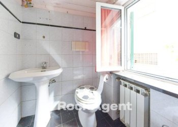 Bagno - Two-room apartment via Barabini di Teglia, 2, Genova (neighborhood Bolzaneto) - photo 16