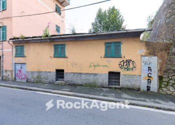 Facciata - Two-room apartment via Barabini di Teglia, 2, Genova (neighborhood Bolzaneto) - photo 23
