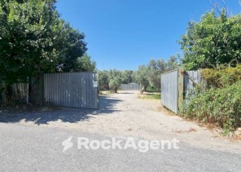 Box auto - Building land via Conti di Loritello, Catanzaro - photo 1