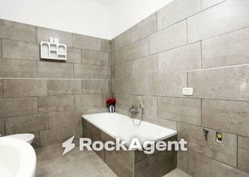 Bagno - Four-room apartment vico San Maria Ad Agnone, 18, Napoli - photo 23