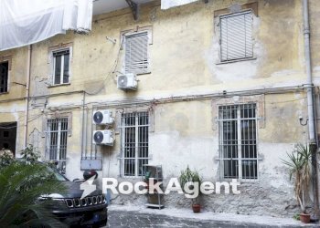 Facciata - Quadrilocale vico San Maria Ad Agnone, 18, Napoli - foto 27