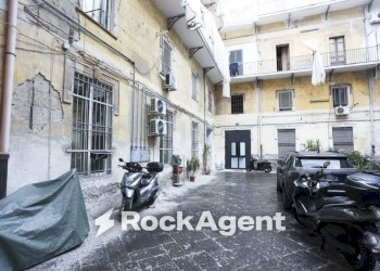 Cortile interno - Quadrilocale vico San Maria Ad Agnone, 18, Napoli - foto 29