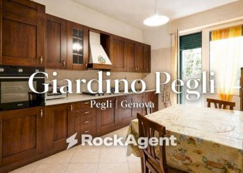 Cucina - Trilocale via Antica Romana di Pegli, 7, Genova (zona Pegli) - foto 1