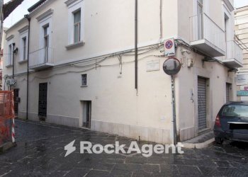 Facciata - Warehouse via Arpi, 152, Foggia - photo 1