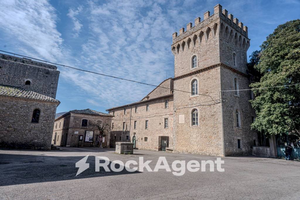 Zona - Stable - Palace Località Morruzze, 14, Baschi - photo 1