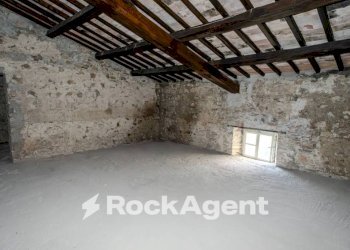 Stanza non arredata - Stable - Palace Località Morruzze, 14, Baschi - photo 26