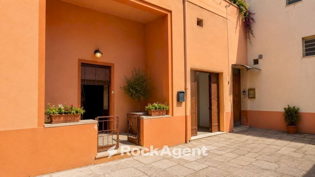 Facciata - Four-room apartment via F. Bandiera, Corte I, Casarano - photo 1