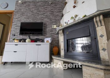 Facciata - Three-room apartment viale dei Tulipani, 183, Catanzaro - photo 12