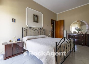 Camera da letto - Three-room apartment viale dei Tulipani, 183, Catanzaro - photo 31