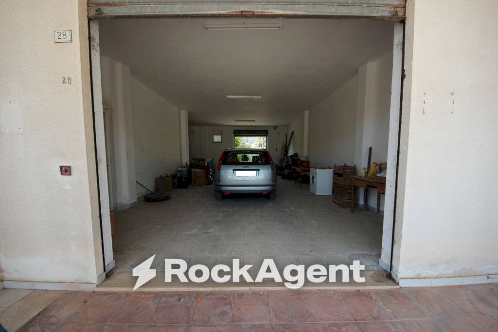 Box auto - Villa via Cristoforo Colombo, 30, Spongano - foto 2