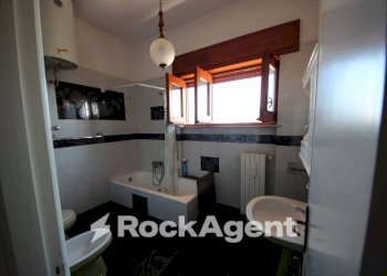Bagno - Villa via Cristoforo Colombo, 30, Spongano - photo 11