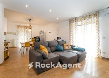 Salone - Three-room apartment via Fratelli Bandiera, 80, Gravina di Catania - photo 2