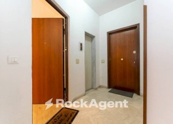 Interno palazzo - Three-room apartment via Fratelli Bandiera, 80, Gravina di Catania - photo 5