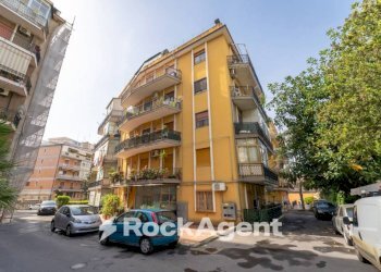 Facciata - Three-room apartment via Fratelli Bandiera, 80, Gravina di Catania - photo 36